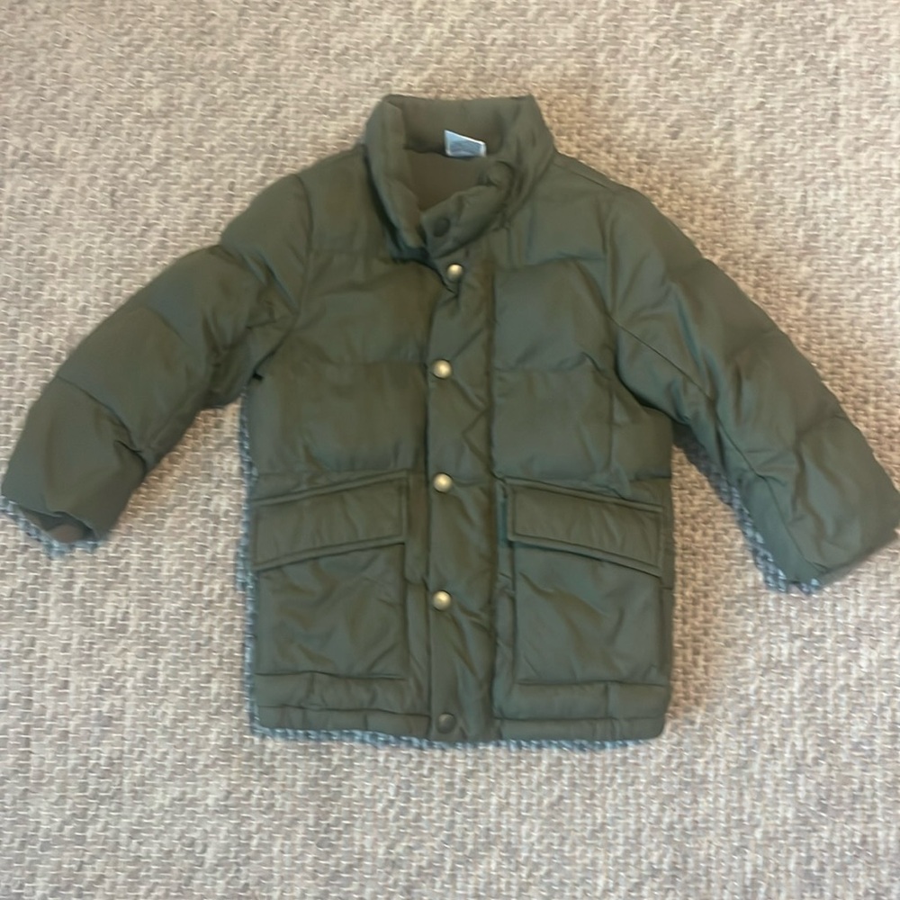 Used kids Uniqlo green jacket size 3T